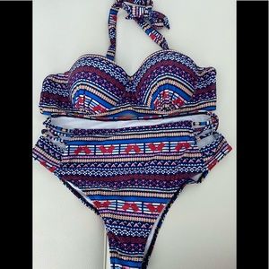 NWOT Bikini 2 pieces multicolor